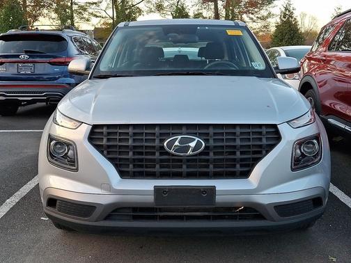 2023 Hyundai VENUE SE