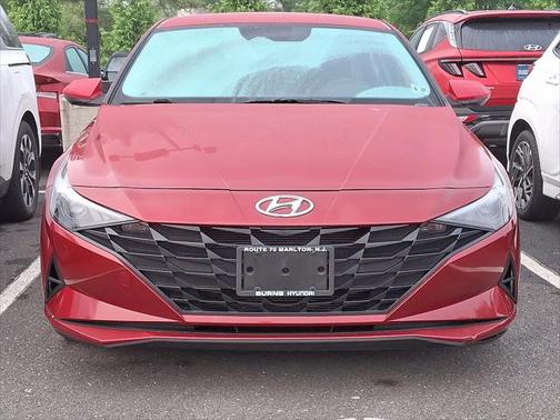 2022 Hyundai ELANTRA SE