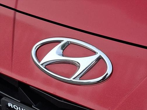 2022 Hyundai ELANTRA SE