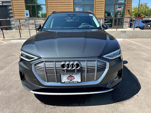 2019 Audi e-tron quattro Premium Plus