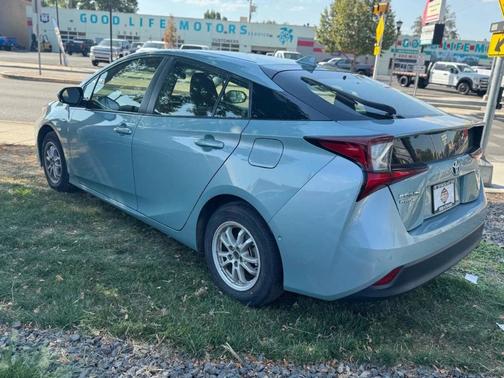 2019 Toyota Prius LE