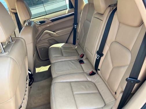 2011 Porsche Cayenne S