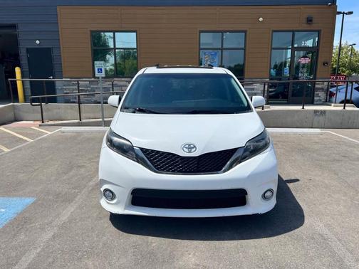 2015 Toyota Sienna SE Premium