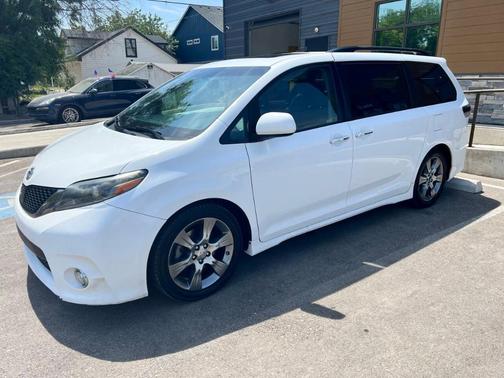 2015 Toyota Sienna SE Premium