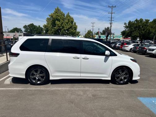 2015 Toyota Sienna SE Premium