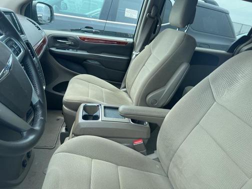 2012 Chrysler Town & Country Touring