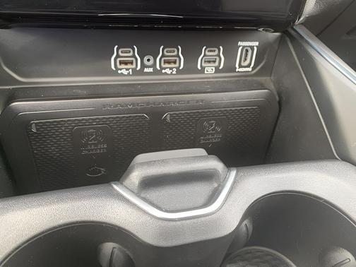 Bright White Clearcoat 2025 RAM 1500 Laramie