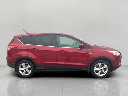 RUBY RED METALLIC TINTED CC 2016 Ford Escape SE
