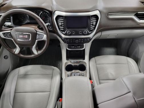 2023 GMC Acadia AWD SLT