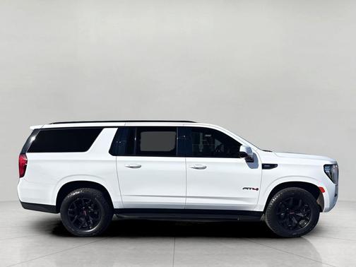 Summit White 2022 GMC Yukon XL 4WD AT4