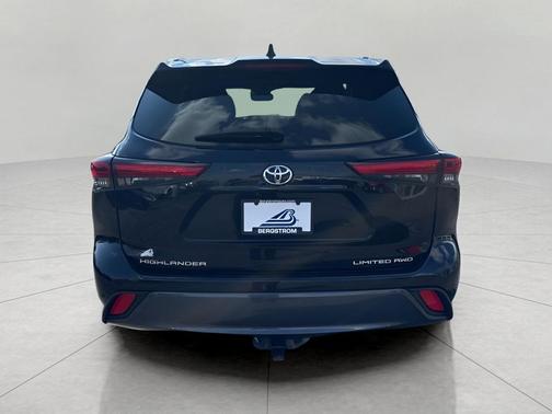 Midnight Black Metallic 2020 Toyota Highlander Limited
