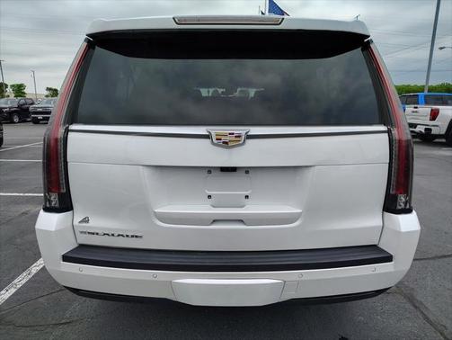 2018 Cadillac Escalade ESV Luxury