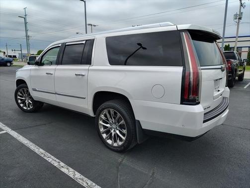 2018 Cadillac Escalade ESV Luxury