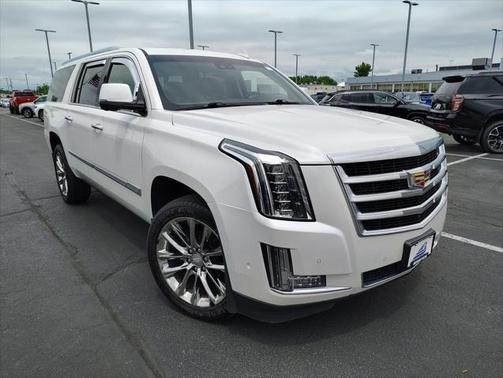 2018 Cadillac Escalade ESV Luxury