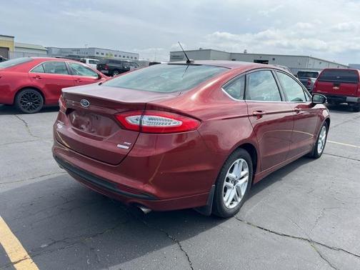 2014 Ford Fusion SE
