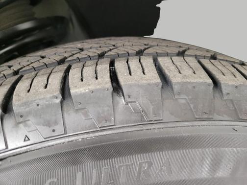 Graphite Metallic 2019 Chevrolet Traverse LT Cloth