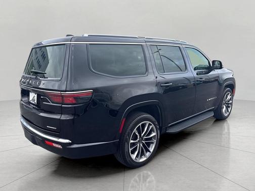 Diamond Black Crystal Pearlcoat 2024 Jeep Wagoneer Series II 4x4
