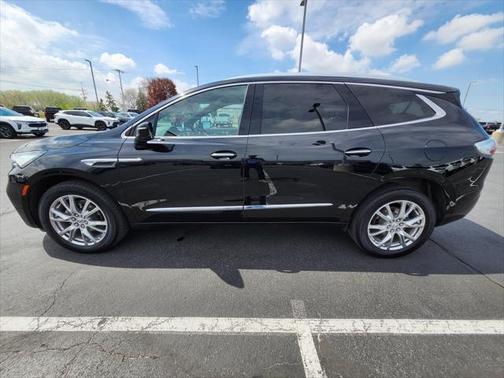 2023 Buick Enclave Essence AWD