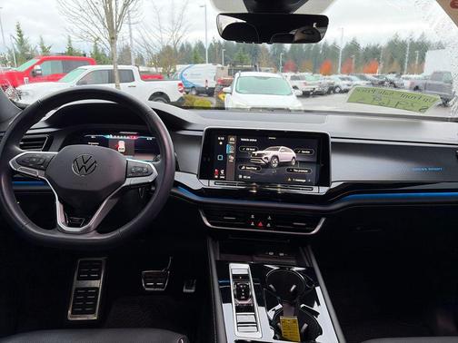 2024 Volkswagen Atlas Cross Sport 2.0T SEL Premium