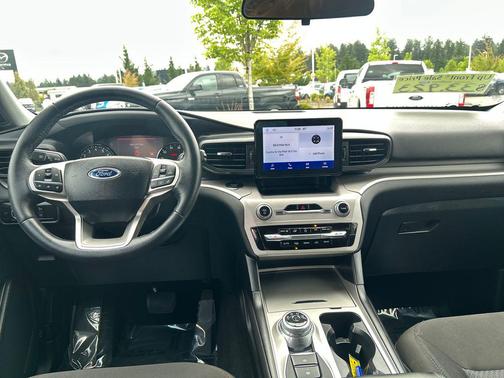Agate Black Metallic 2024 Ford Explorer XLT