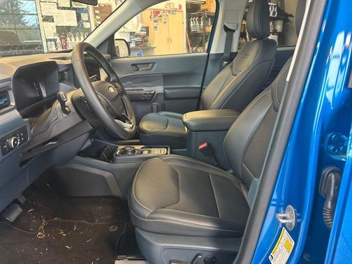 2025 Ford Maverick Lobo Standard