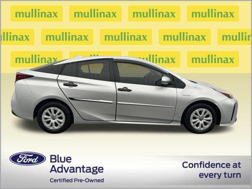 2022 Toyota Prius LE