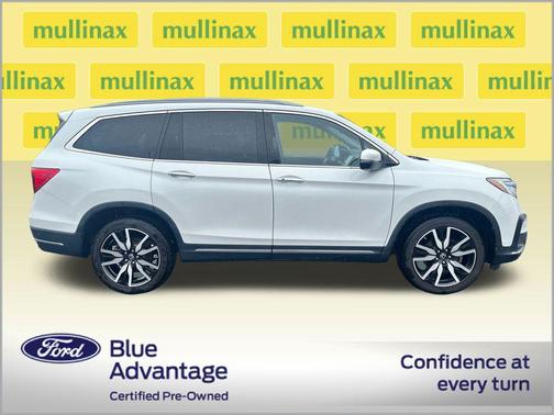 Platinum White Pearl 2022 Honda Pilot Touring 8-Passenger