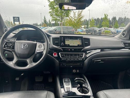 Platinum White Pearl 2022 Honda Pilot Touring 8-Passenger