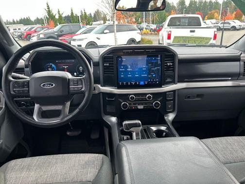 2023 Ford F-150 Lightning XLT