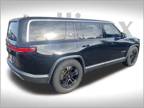 2023 Rivian R1S Adventure