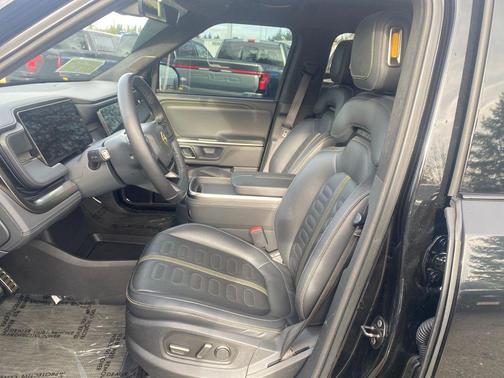 2023 Rivian R1S Adventure