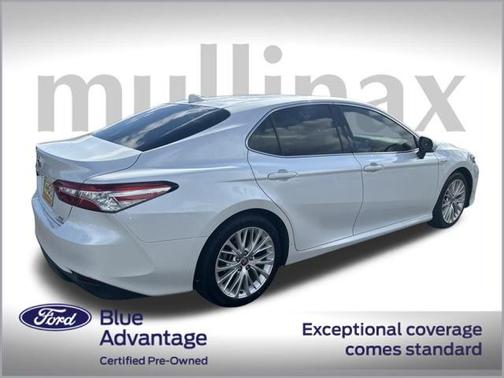 2020 Toyota Camry Hybrid XLE