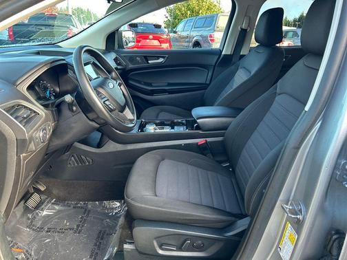 2020 Ford Edge SE
