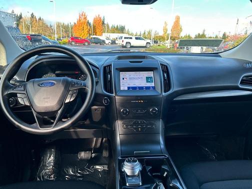 2020 Ford Edge SE