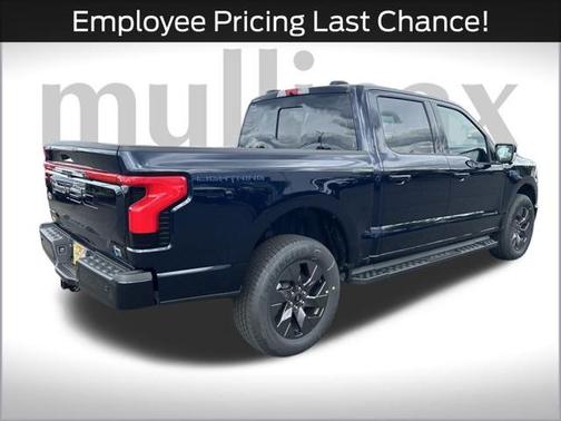 2025 Ford F-150 Lightning LARIAT