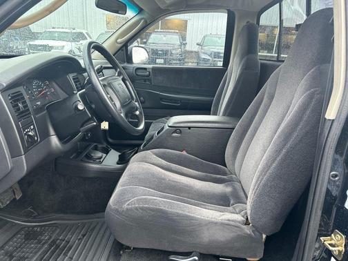 2003 Dodge Dakota Sport