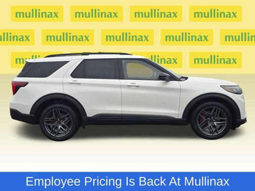 Star White Metallic Tri-Coat 2026 Ford Explorer ST