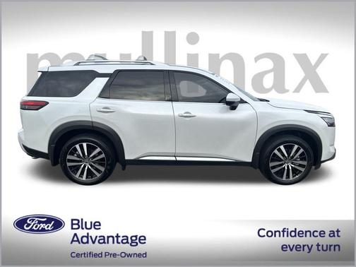 2025 Nissan Pathfinder Platinum 4WD