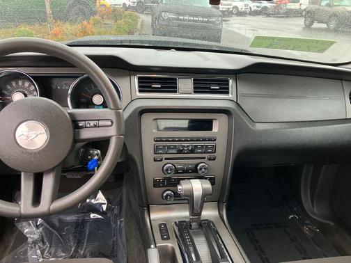 2012 Ford Mustang V6