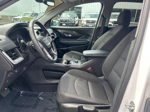 Summit White 2024 GMC Terrain SLE