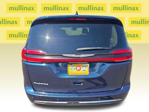 Fathom Blue Pearlcoat 2023 Chrysler Pacifica Touring L