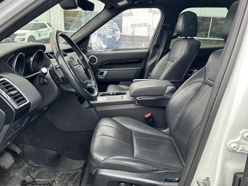 2020 Land Rover Discovery SE