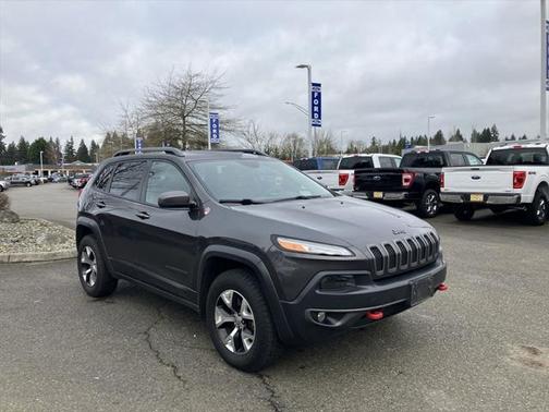 Granite Crystal Metallic Clearcoat 2015 Jeep Cherokee Trailhawk