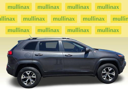 Granite Crystal Metallic Clearcoat 2015 Jeep Cherokee Trailhawk