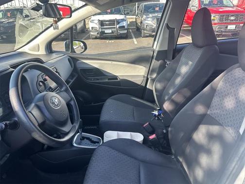 2016 Toyota Yaris L