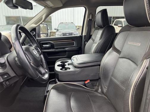 2023 RAM 3500 Laramie Crew Cab 4x4 6'4' Box