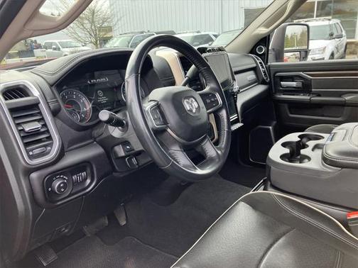 2023 RAM 3500 Laramie Crew Cab 4x4 6'4' Box