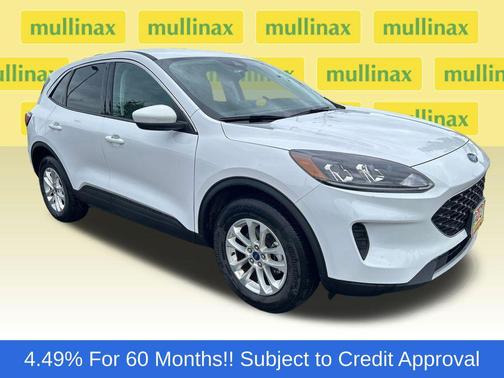 Oxford White 2021 Ford Escape SE