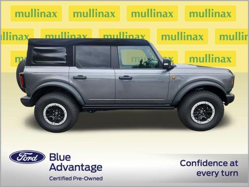 Carbonized Gray Metallic 2023 Ford Bronco Badlands