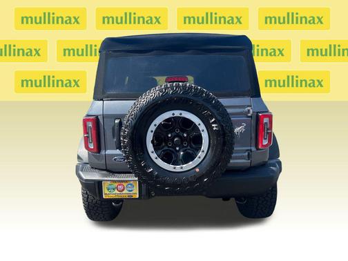 Carbonized Gray Metallic 2023 Ford Bronco Badlands
